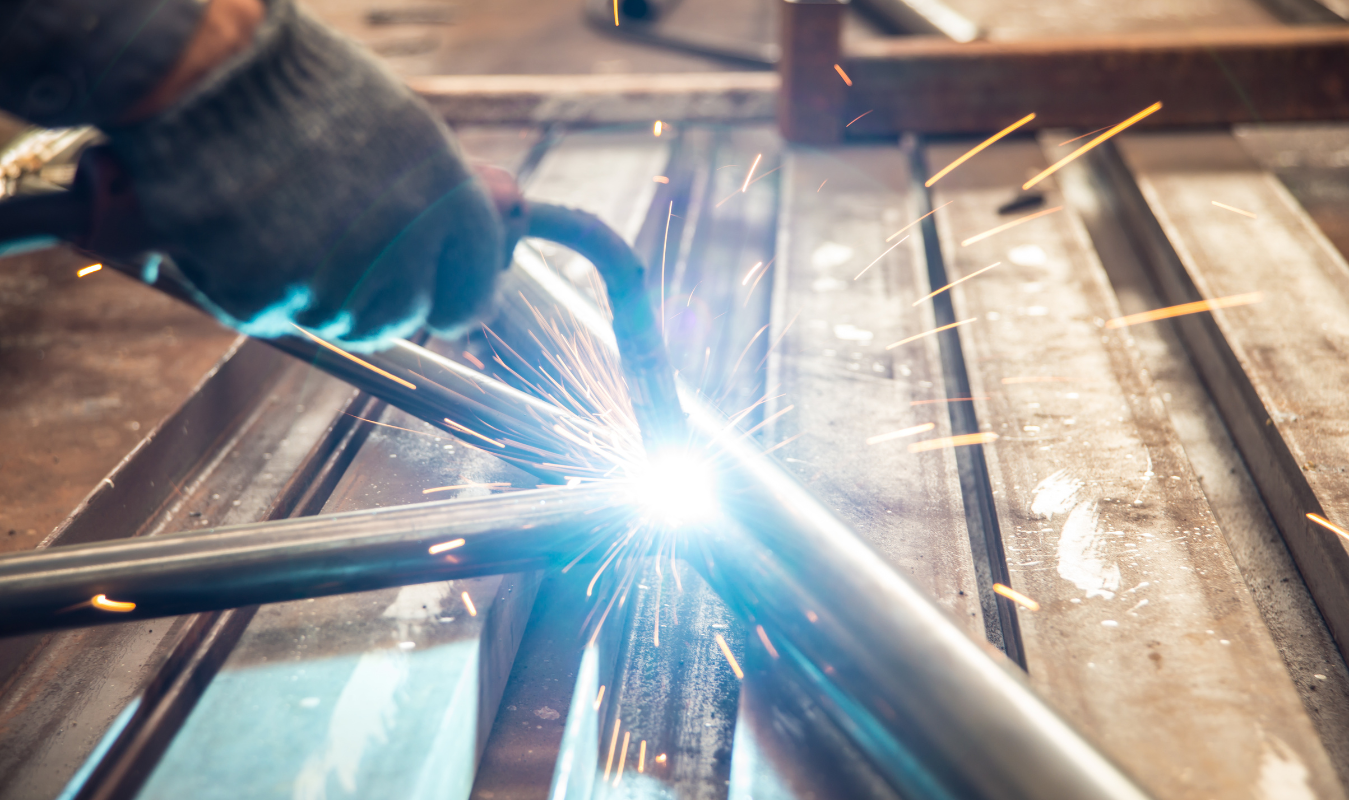 Metālapstrāde maziem uzņēmumiem - kad ārpakalpojums ir izdevīgāks par savu ražošanu